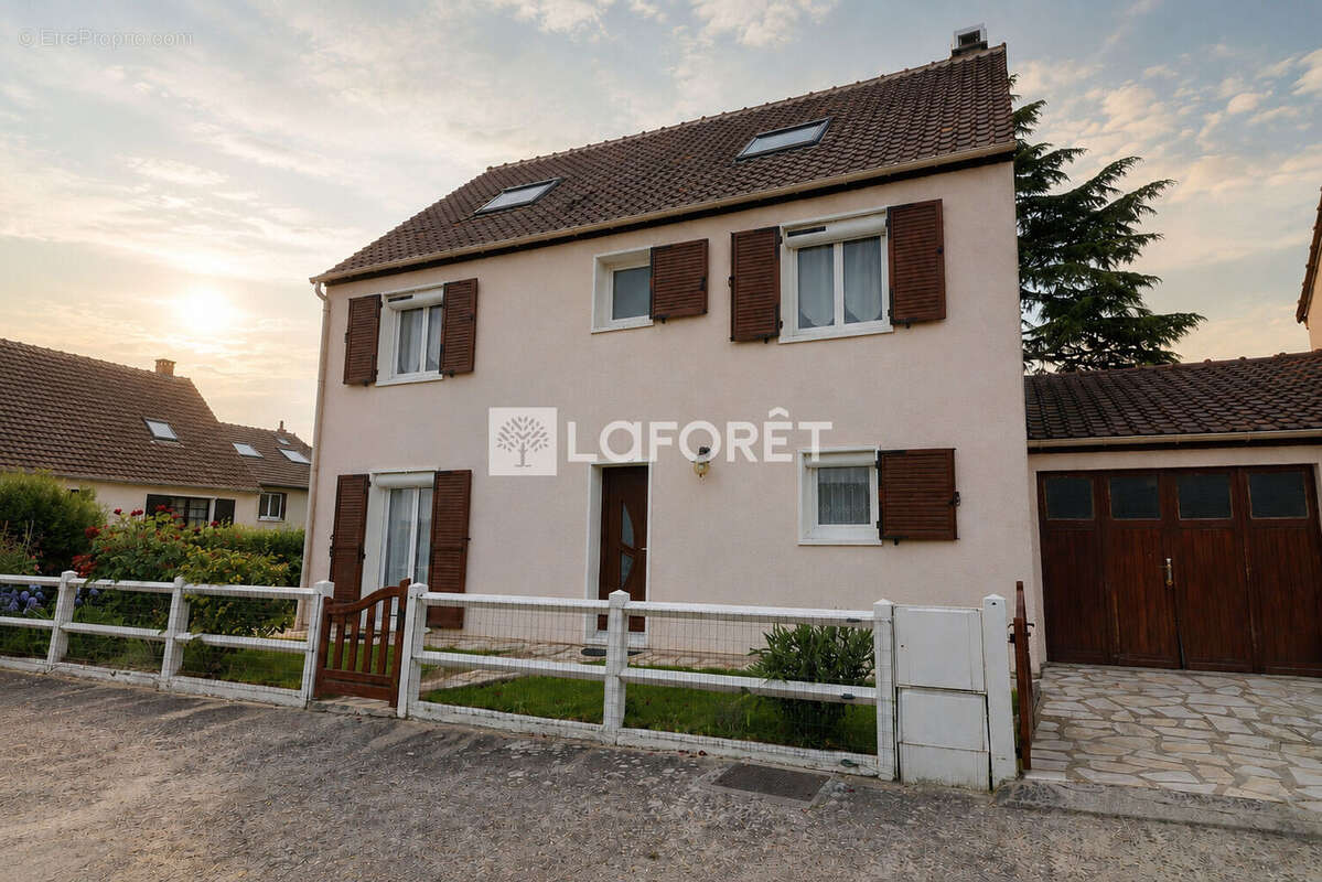 Maison Conflans Sainte Honorine 8 pièce(s) 130 m2 - photo 14