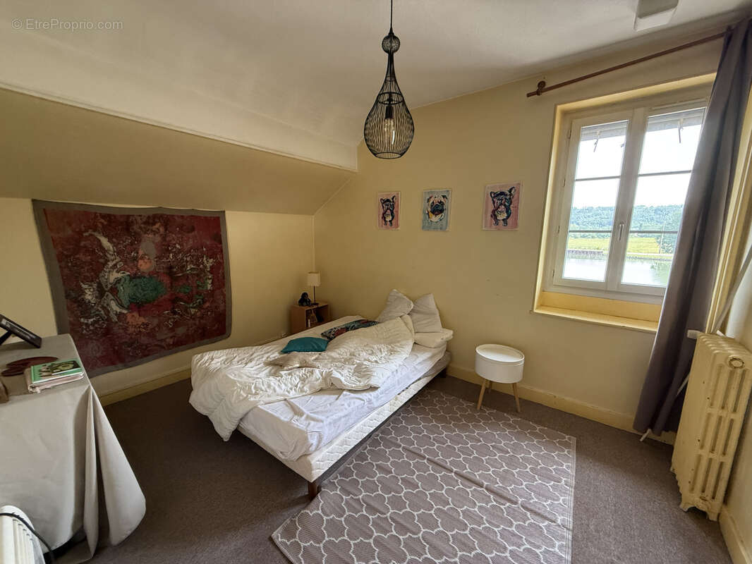 Commerce à MONTBARD