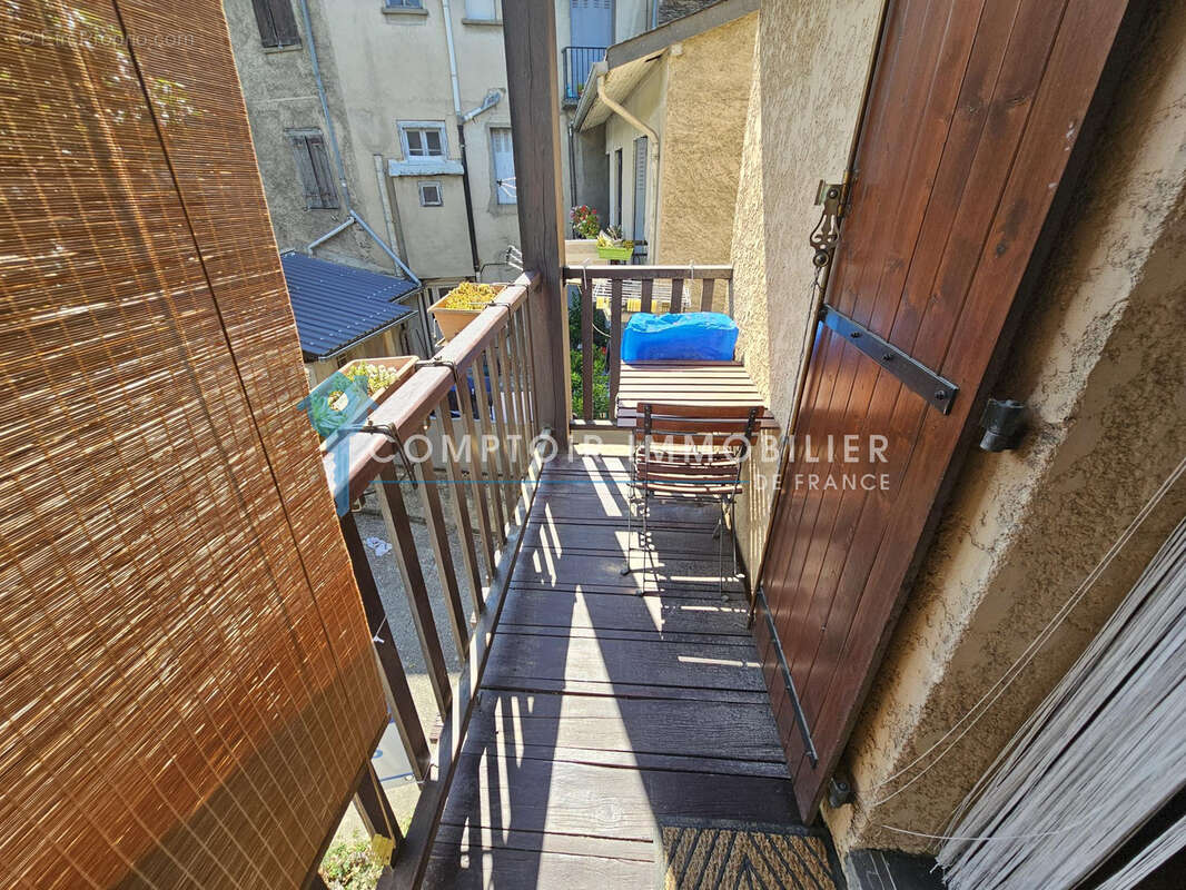 Dpt Haute-Garonne 31, Bagnères de Luchon 31110 - Studio cabine de 22 m2 avec place de parking - photo 2
