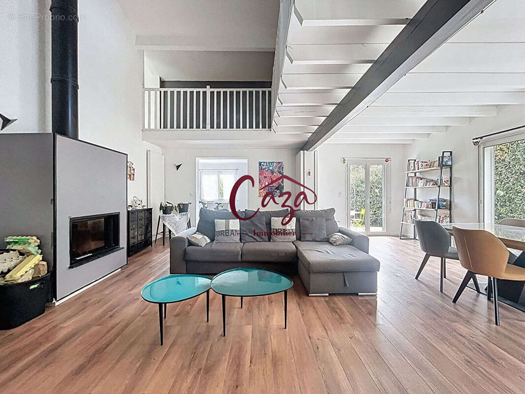 Maison à CAMBLANES-ET-MEYNAC