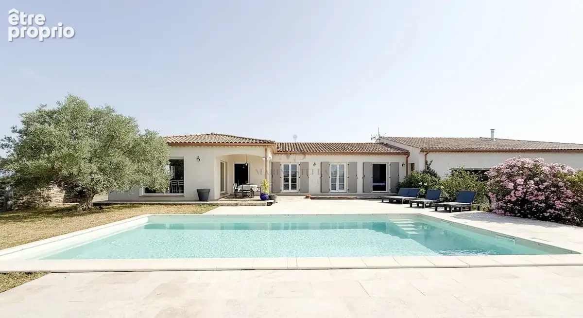 Ensemble Immobilier Rare  Trois Maisons, Piscine, Terrains Agricoles et Équipements pour Activité Animalière - photo 2