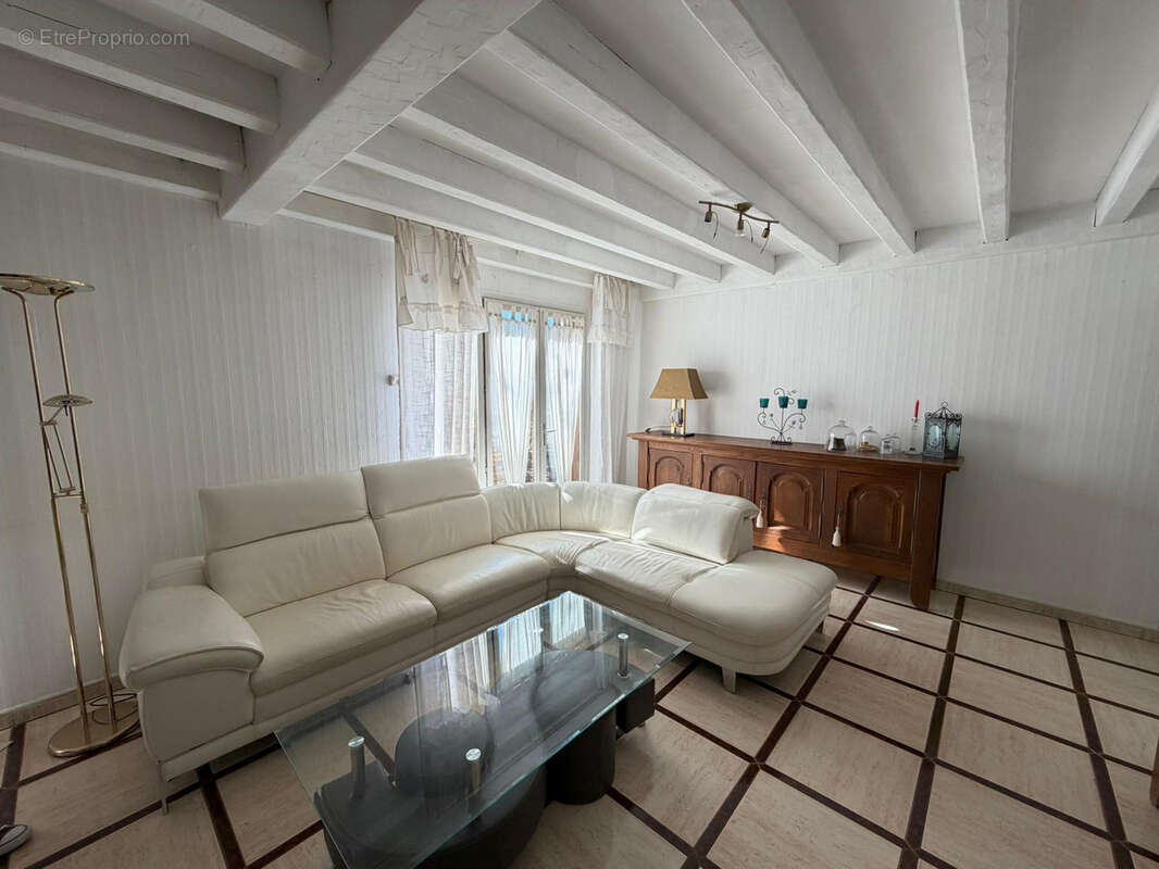 Maison à LACHAPELLE-AUZAC