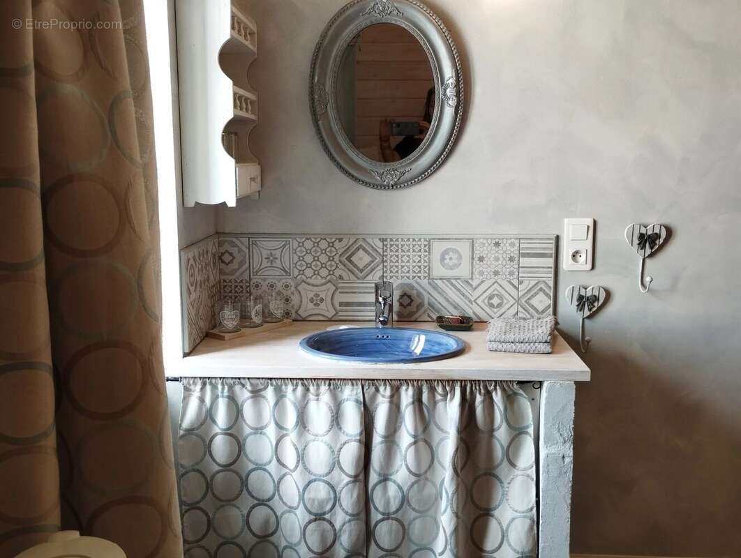 Appartement à COURSEGOULES