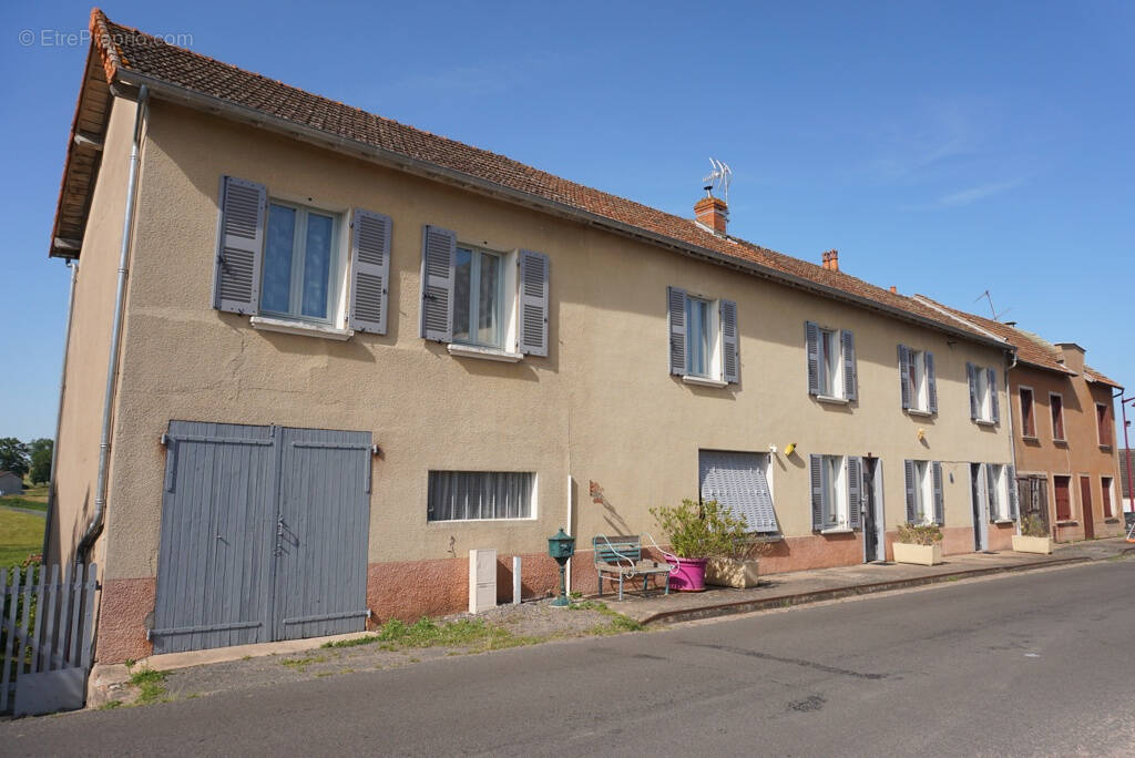 Maison à LE DONJON
