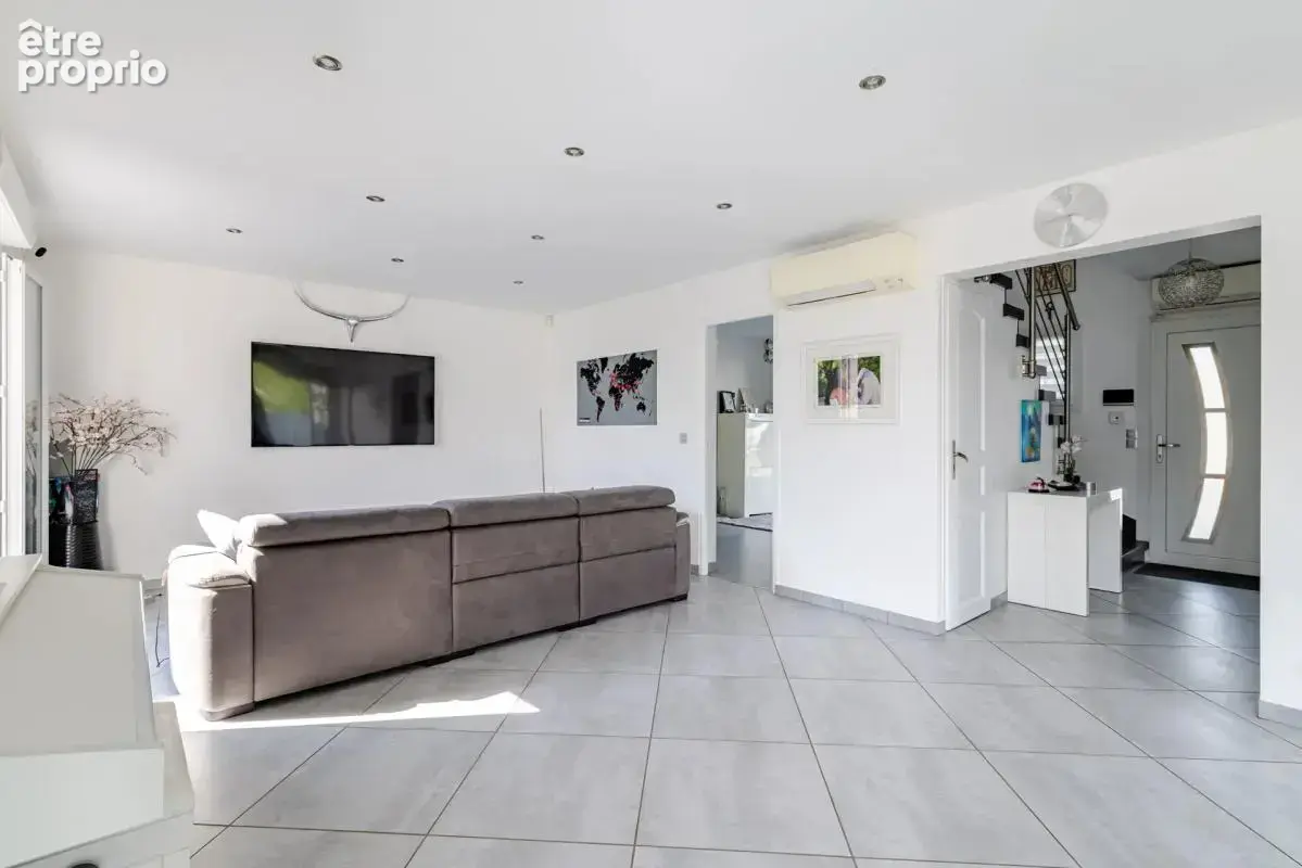 Maison entièrement rénovée de 105,33 m² avec jardin, sous-sol - photo 3