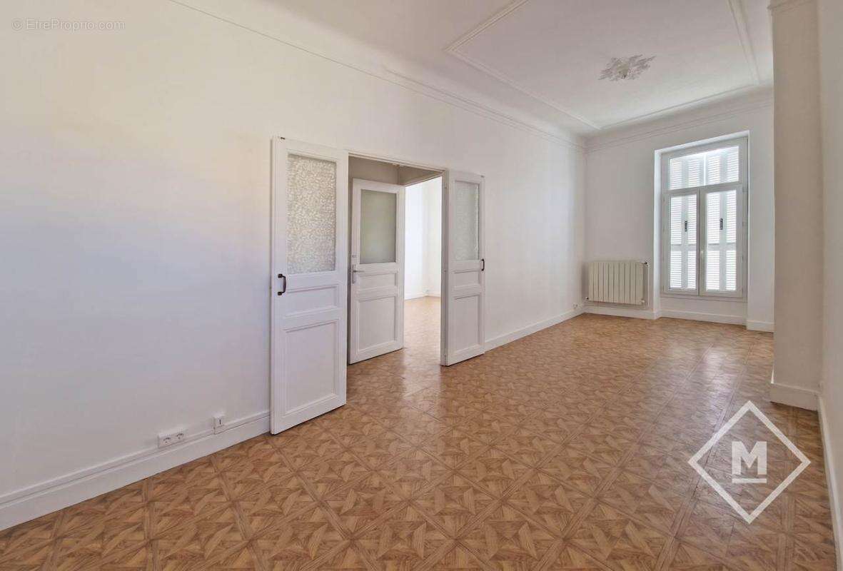 Appartement à MARSEILLE-5E