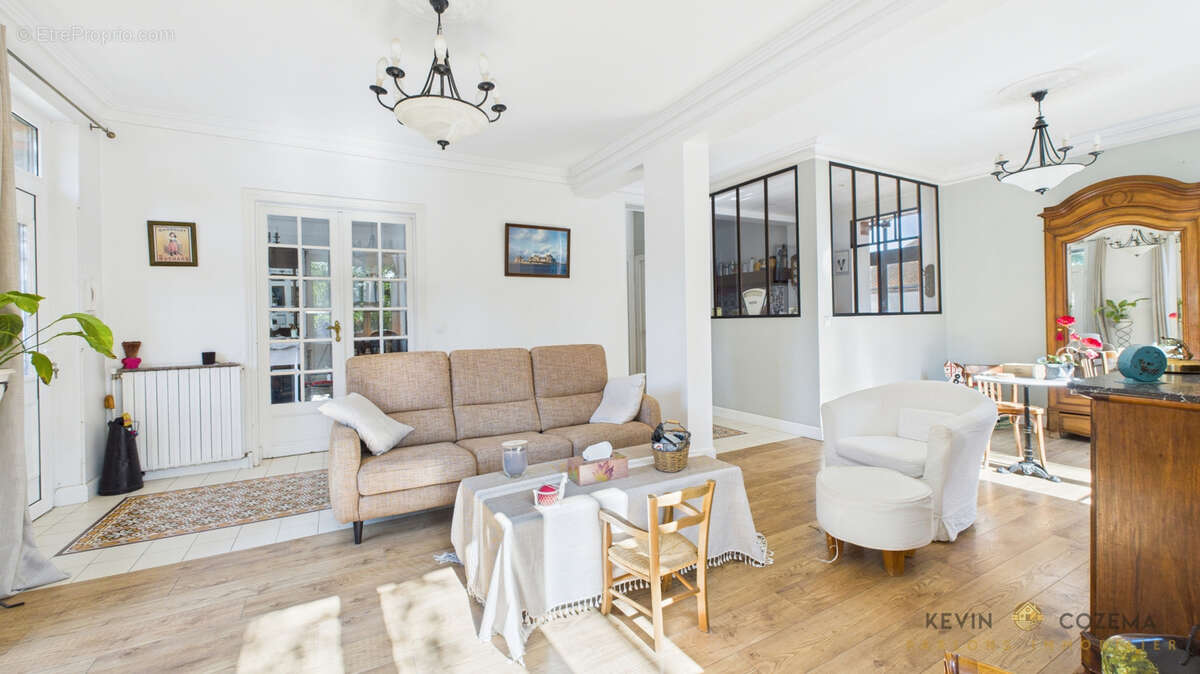 Maison à CORBEIL-ESSONNES