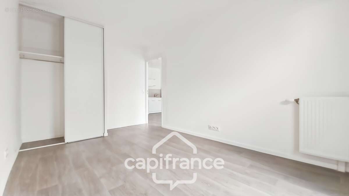 Pontault-Combault-Appartement 2 pièces-Très bon état- Résidence de 2017-Jardin-terrasse-Parking-lumineux-Bien agencé - photo 8
