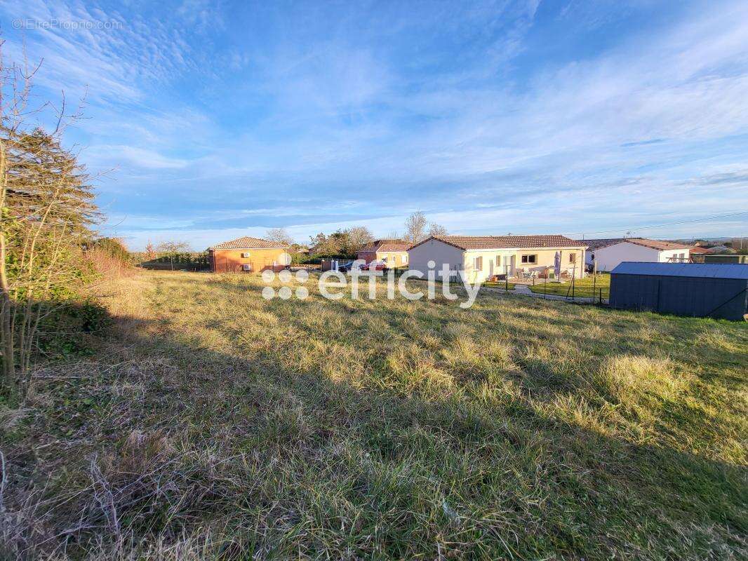 Terrain 750 m² à Senouillac  - photo 2