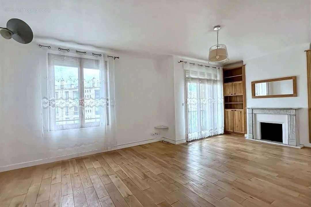Appartement à MARSEILLE-2E