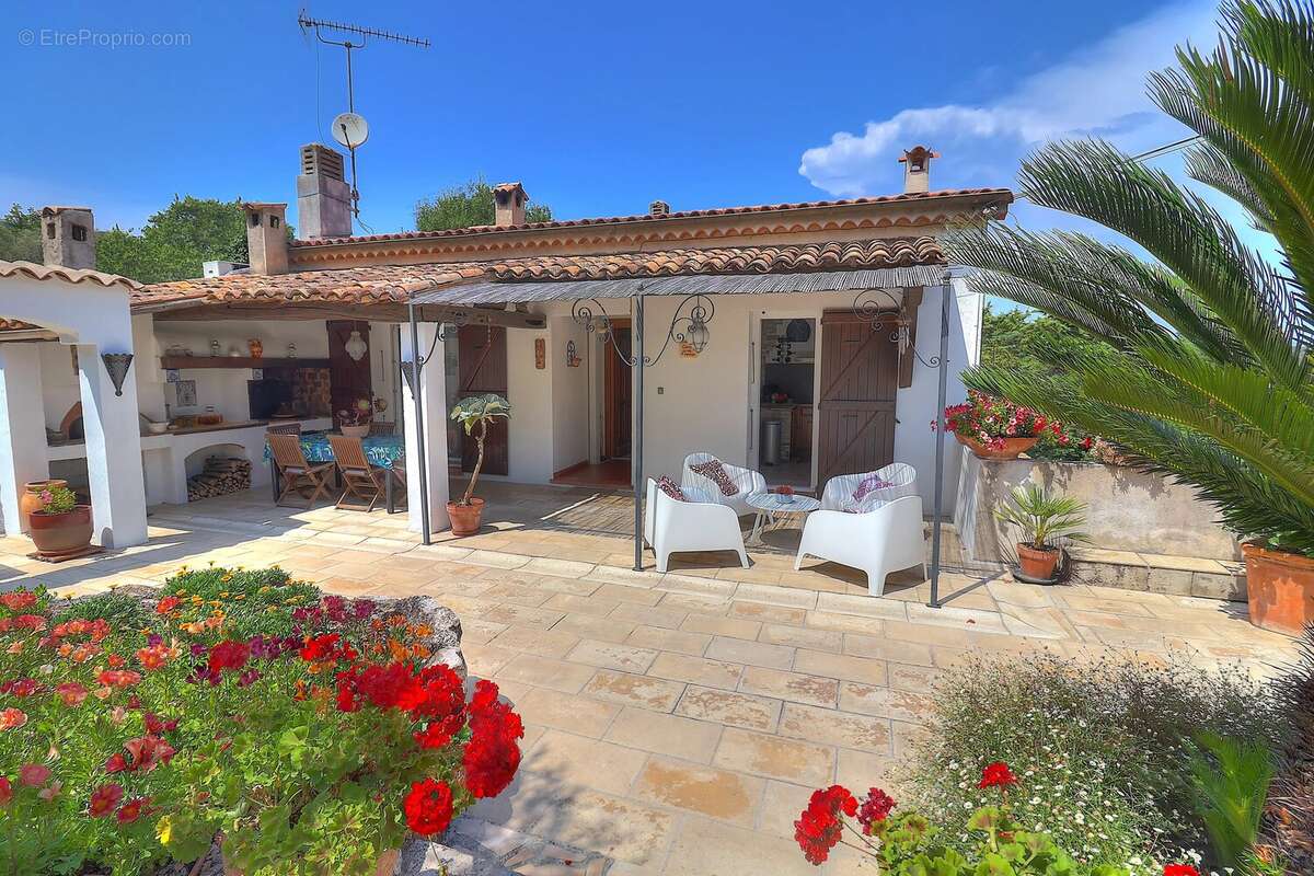 Appartement à VILLENEUVE-LOUBET