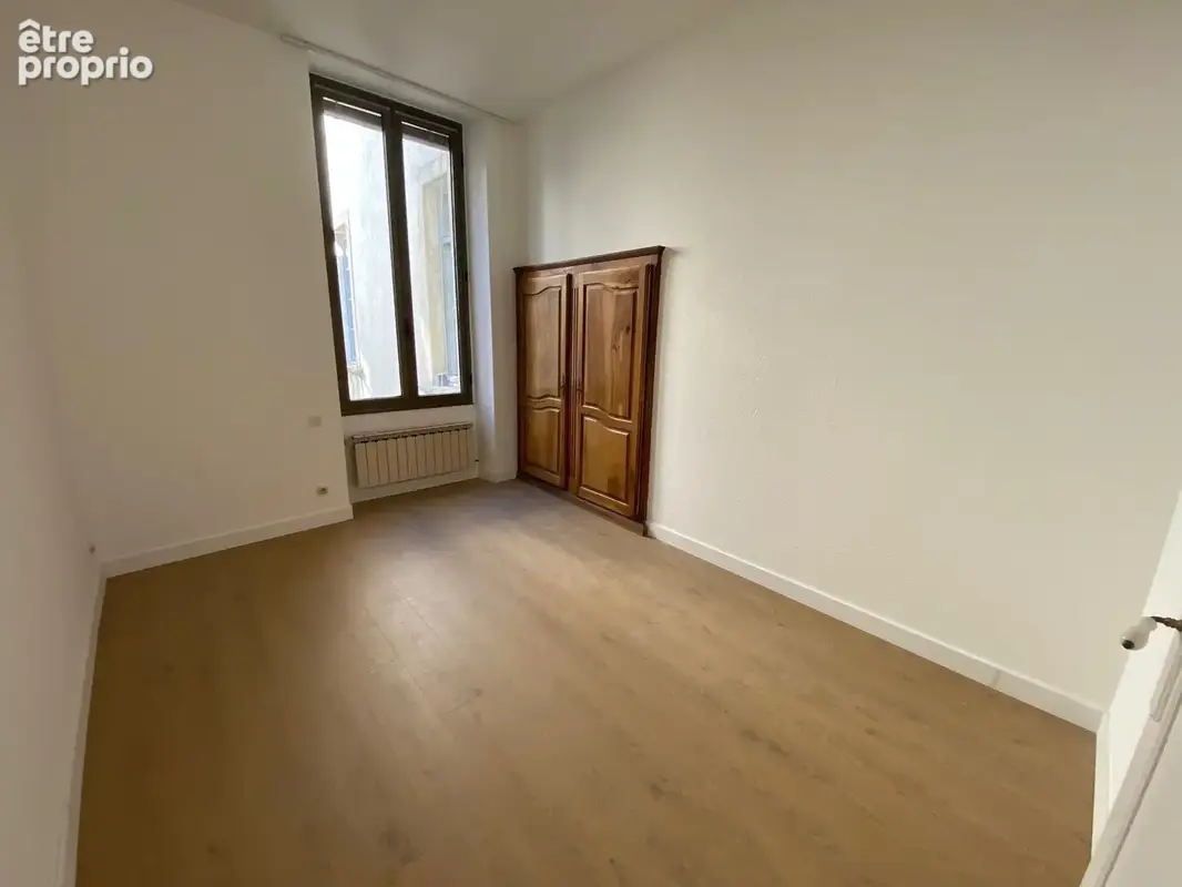 À deux pas des Arènes de Nîmes   Appartement bourgeois de 180 m2 - photo 4