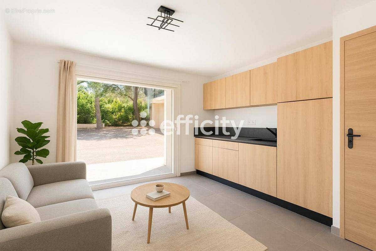 Appartement à SIX-FOURS-LES-PLAGES