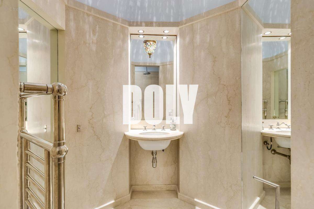 Appartement à PARIS-2E