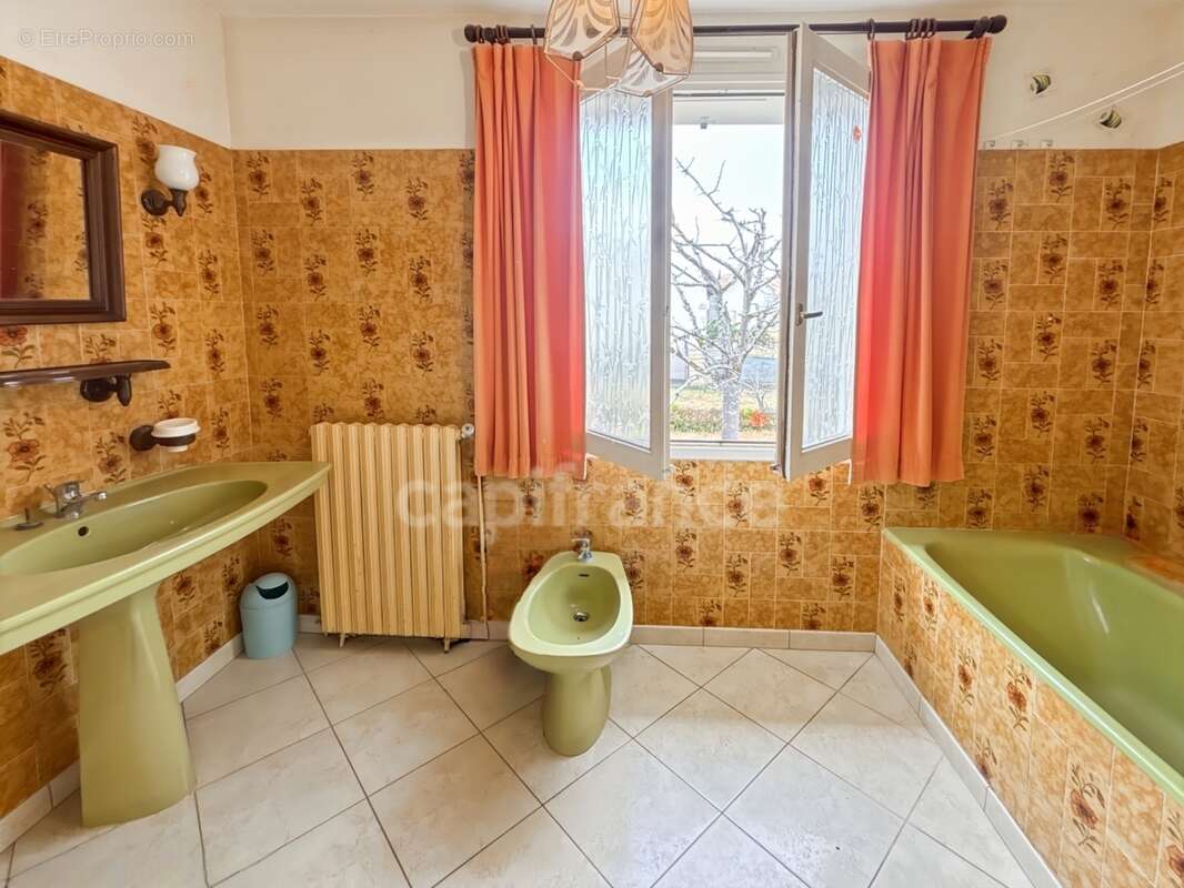 Maison à vendre vieux bourg ALLONNES (72) maison sur sous sol 3 chambres - photo 13