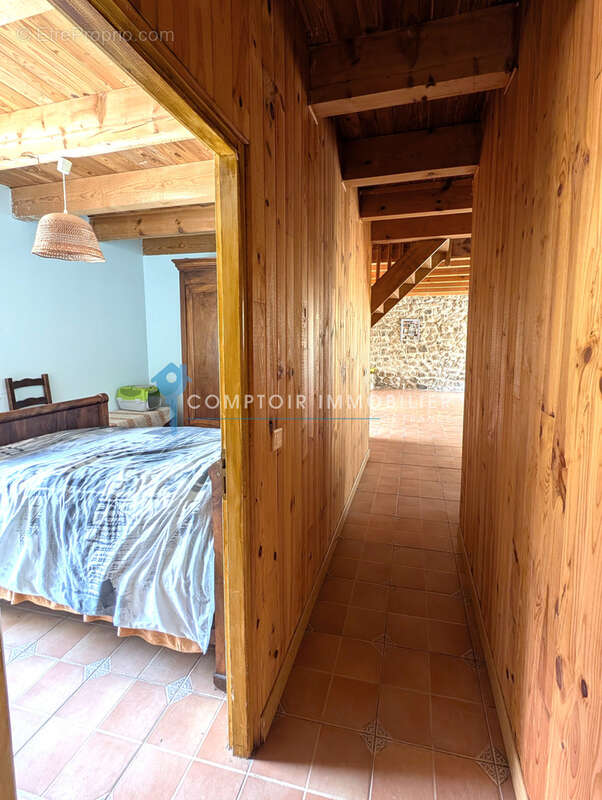 Dépt. 07 - A VENDRE AU CROS DE GERORAND - Grande maison rénovée de 250 m2 -Parcelle de 1.020 m2 - photo 10