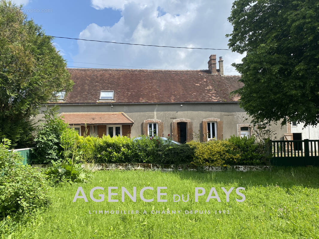 Maison à CHARNY
