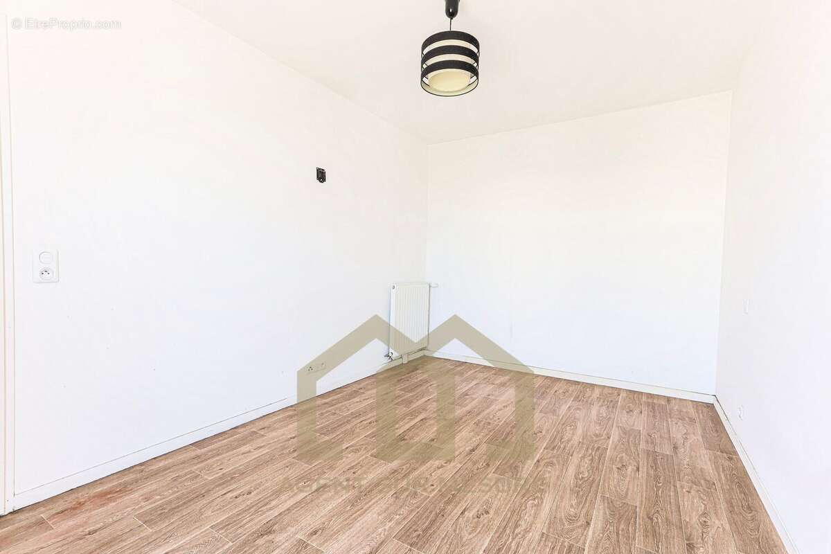 Appartement à AUBERVILLIERS