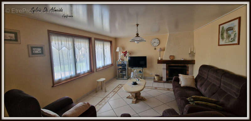 Maison à BAGE-LA-VILLE