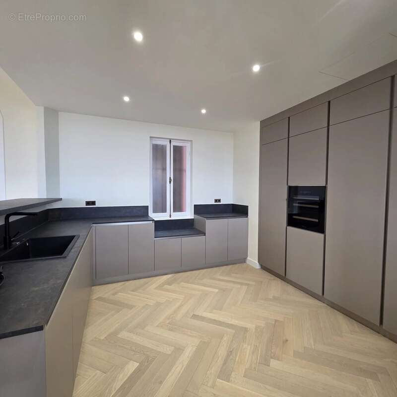 Appartement à BEAULIEU-SUR-MER