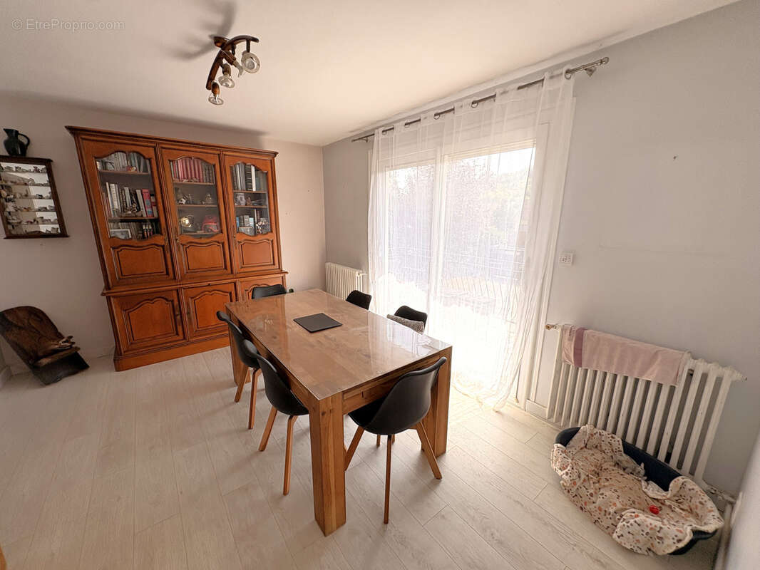 Maison commerces et école accessibles à pied à 10 mn de la gare de Bréval - photo 3