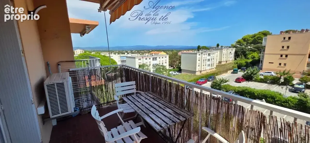T2 entièrement rénové avec vue mer sur la Presqu’île de Giens - photo 2