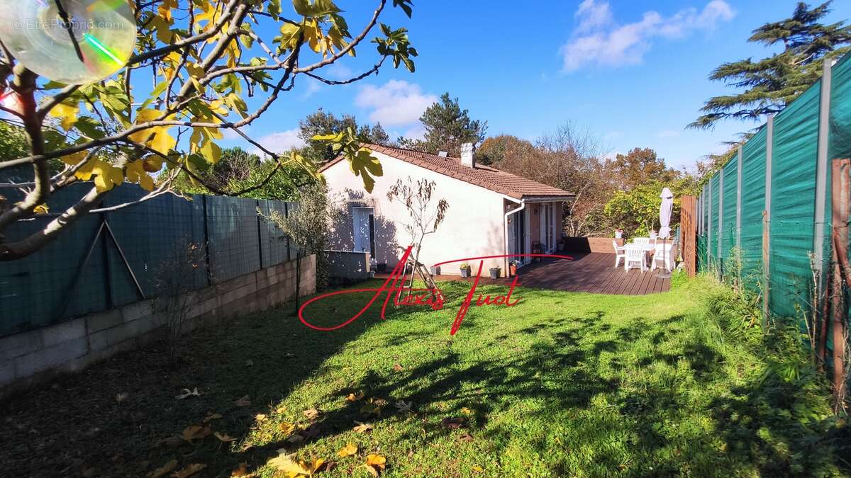 Maison à AMBARES-ET-LAGRAVE