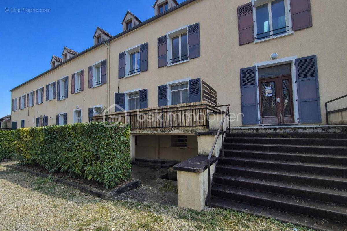 Appartement à FONTENAY-LE-VICOMTE