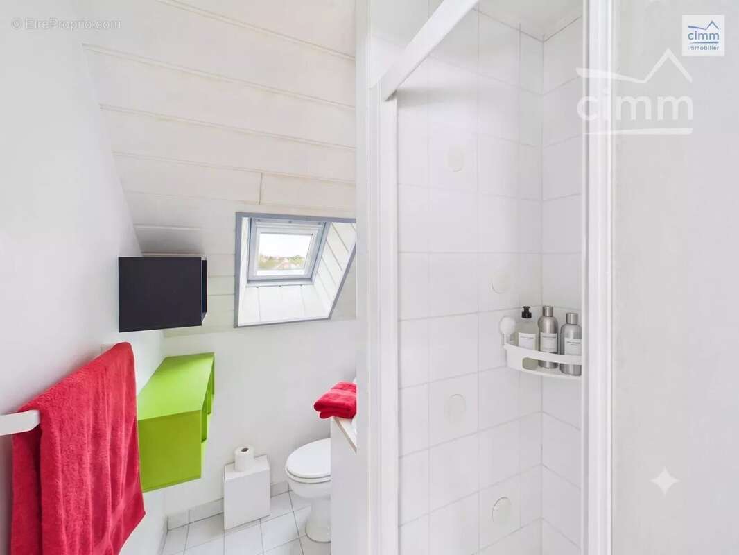maison de 112 m2 plein centre de Pont Péan - photo 12