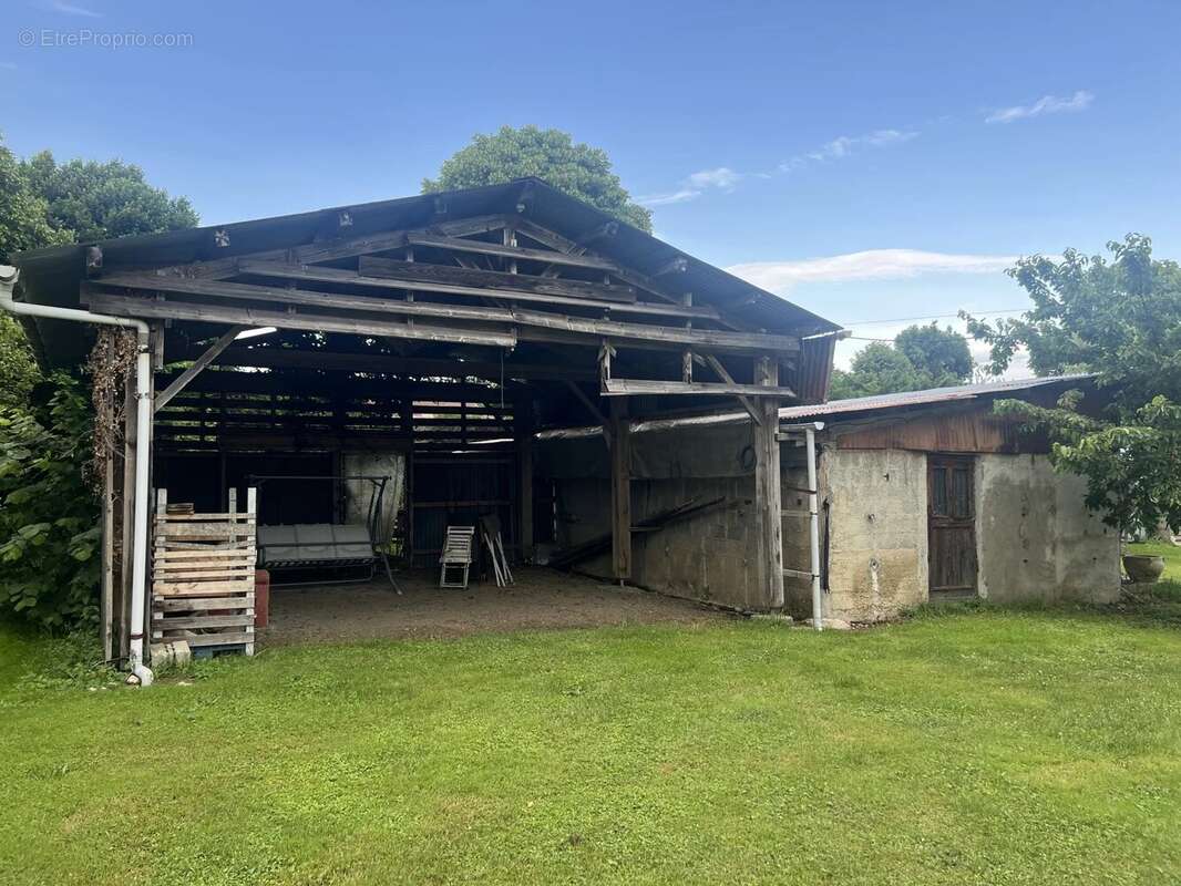Maison à CHEVRIERES