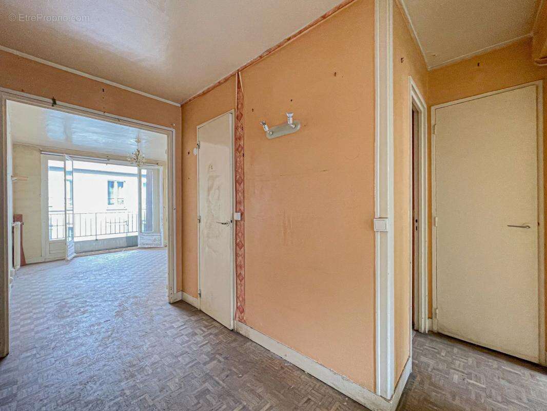 Appartement à PARIS-11E