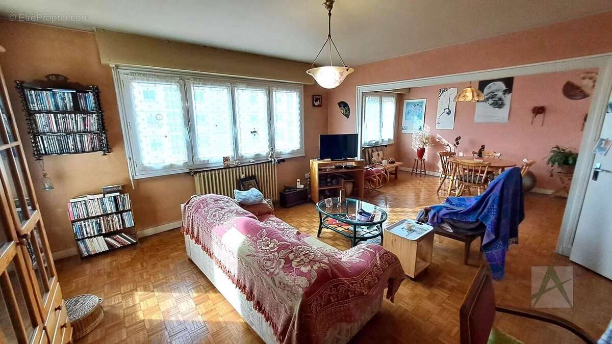 Appartement à BARBERAZ