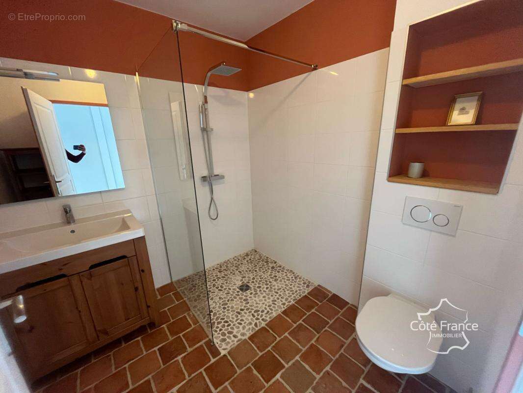 Maison à VIC-DE-CHASSENAY