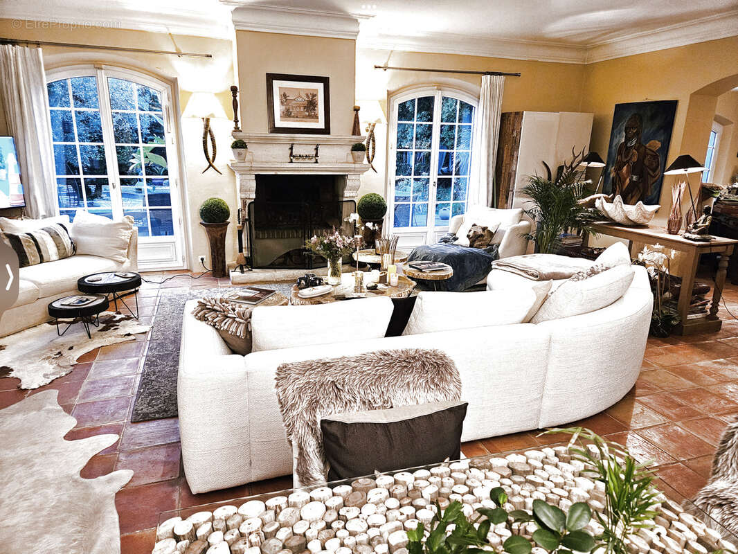 Maison à ROQUEFORT-LES-PINS