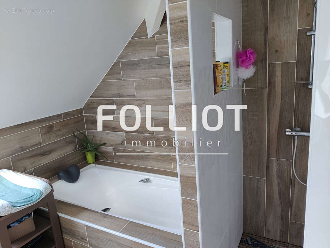 Maison à SAINT-HILAIRE-DU-HARCOUET