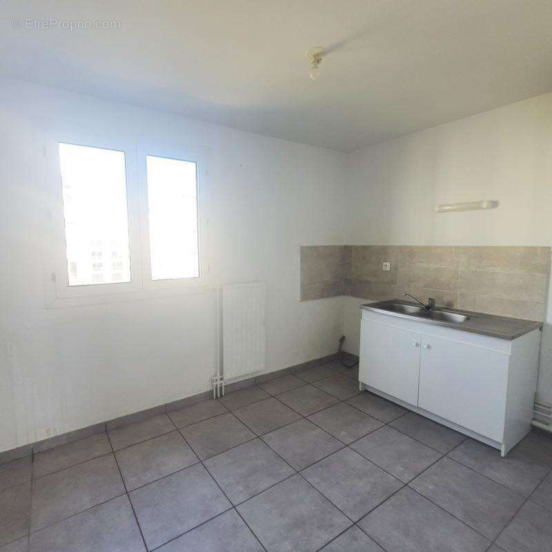 Appartement à LYON-8E