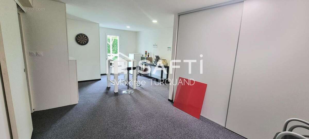 Photo 4 - Commerce à MAZIERES-EN-GATINE