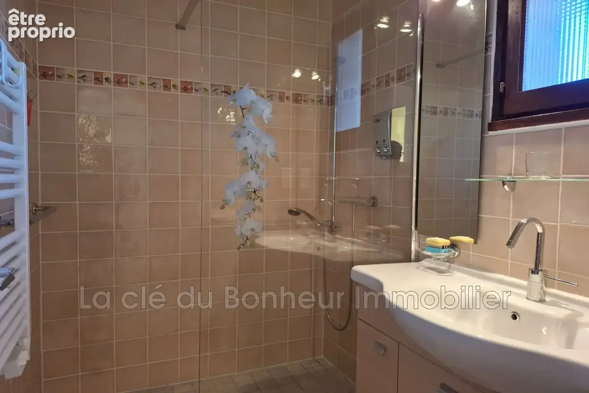 Appartement 3 pièces 45 m² à vendre à Sainte-Croix-Du-Verdon (04500) - photo 5