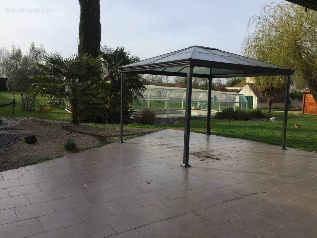 Très belle propriété prestations haut de gamme avec 280 m2 sur 5000 m2 de terrain avec piscine - photo 16