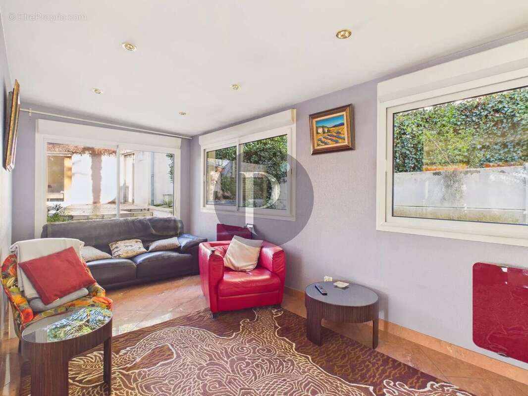 Maison à VERRIERES-LE-BUISSON