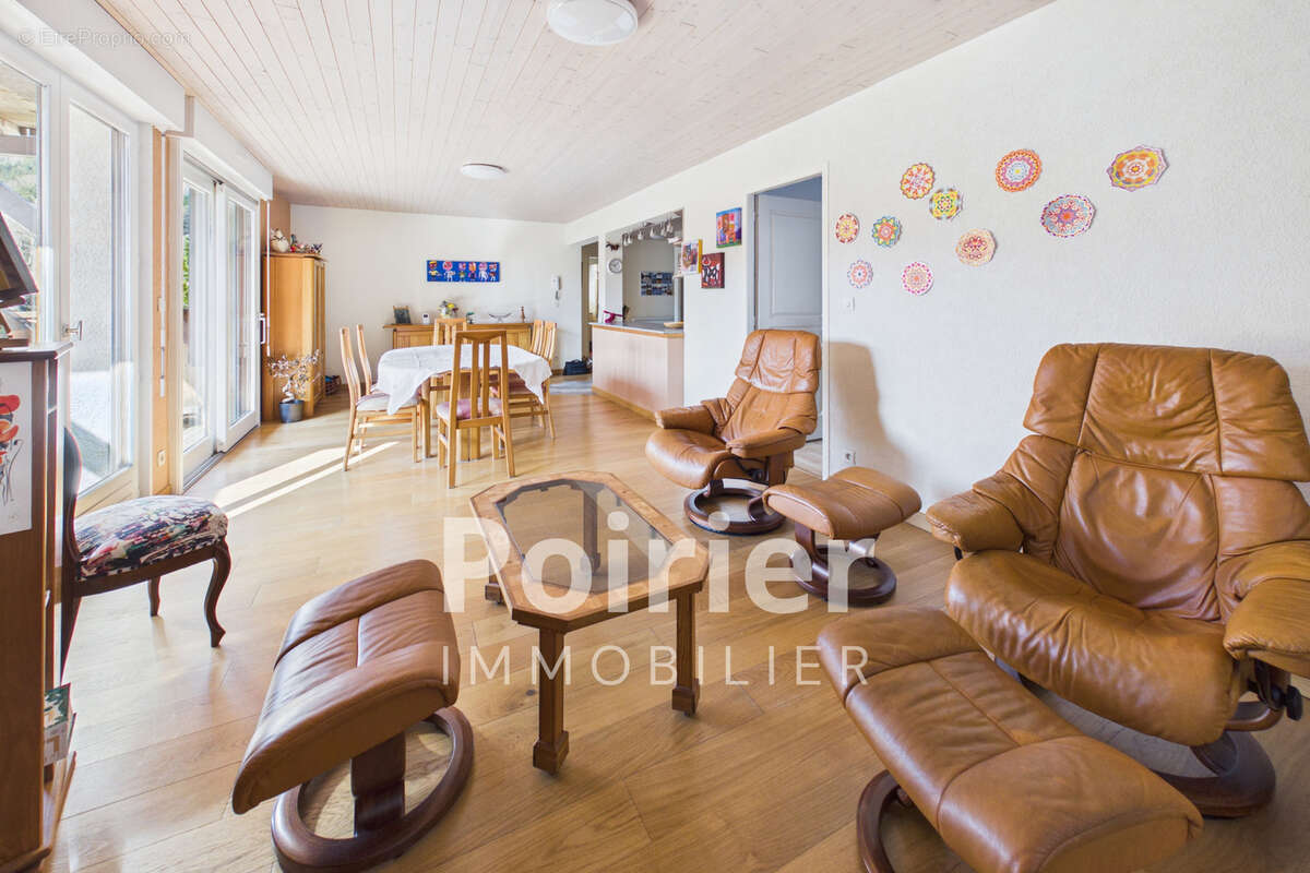 Appartement à REYVROZ