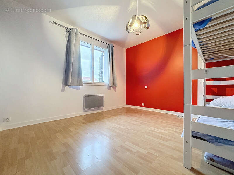 Maison à SAINT-GENIS-POUILLY