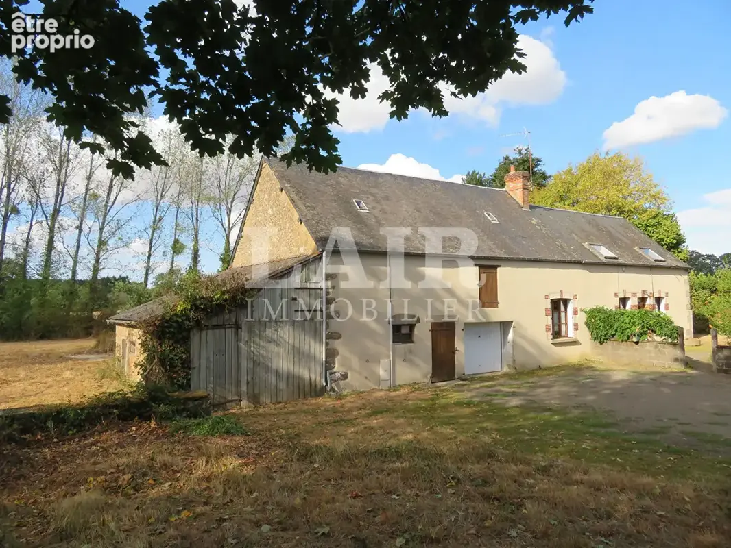 Maison à CARROUGES