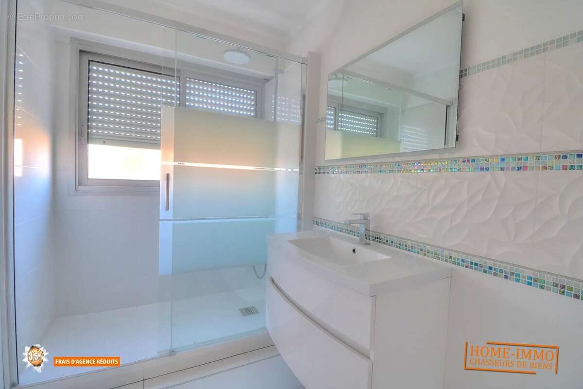 Appartement à SAINT-LAURENT-DU-VAR