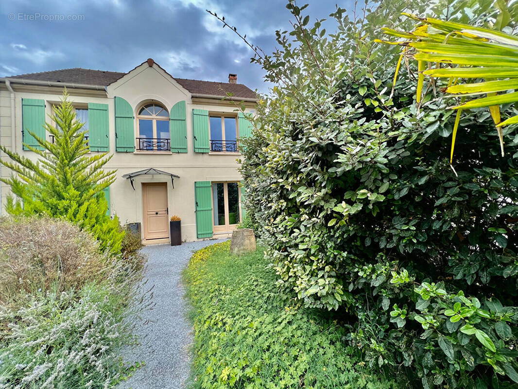 Maison à PONTOISE