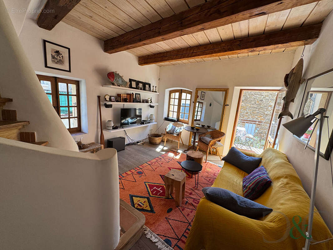 Maison à BORMES-LES-MIMOSAS