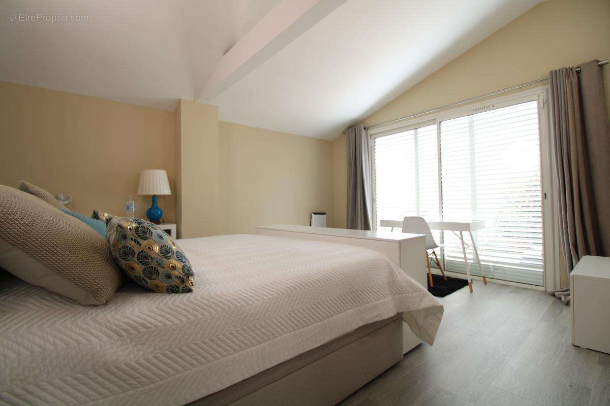 Maison 260 m² à Peynier  - photo 15