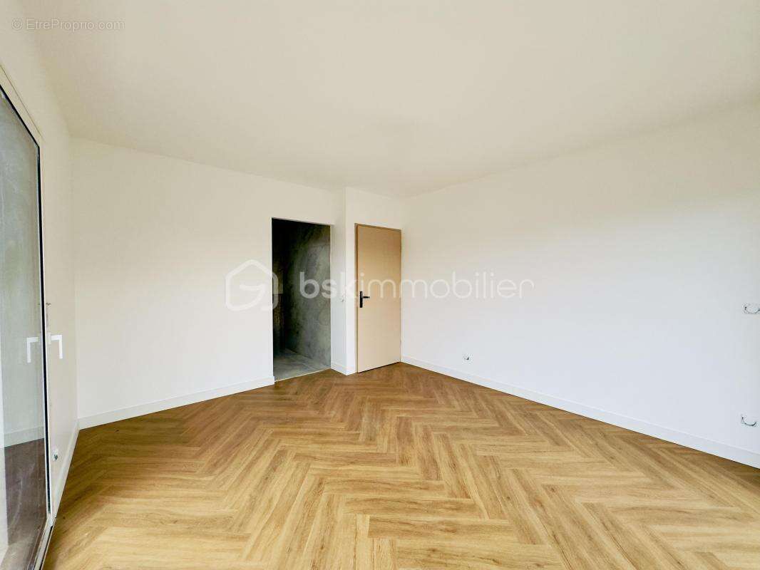 Maison à PUGNY-CHATENOD