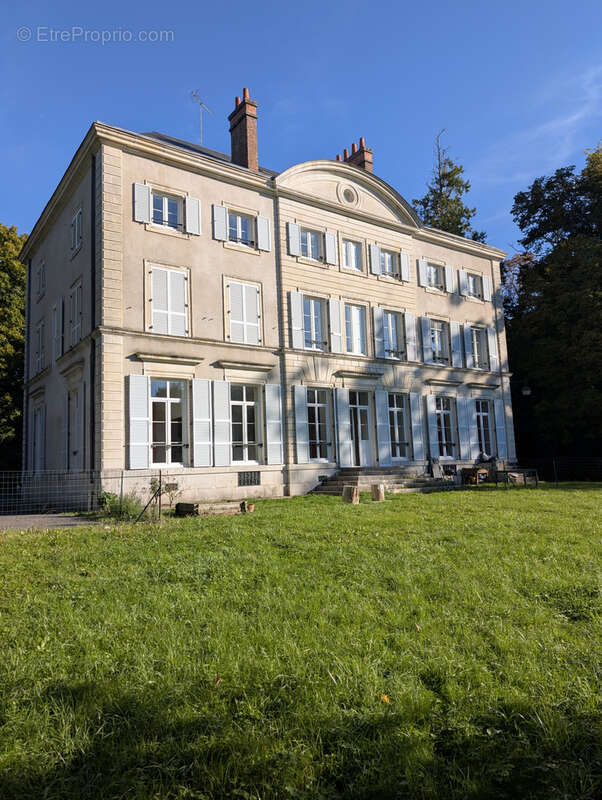 Appartement à SAINT-JEAN-DE-BRAYE