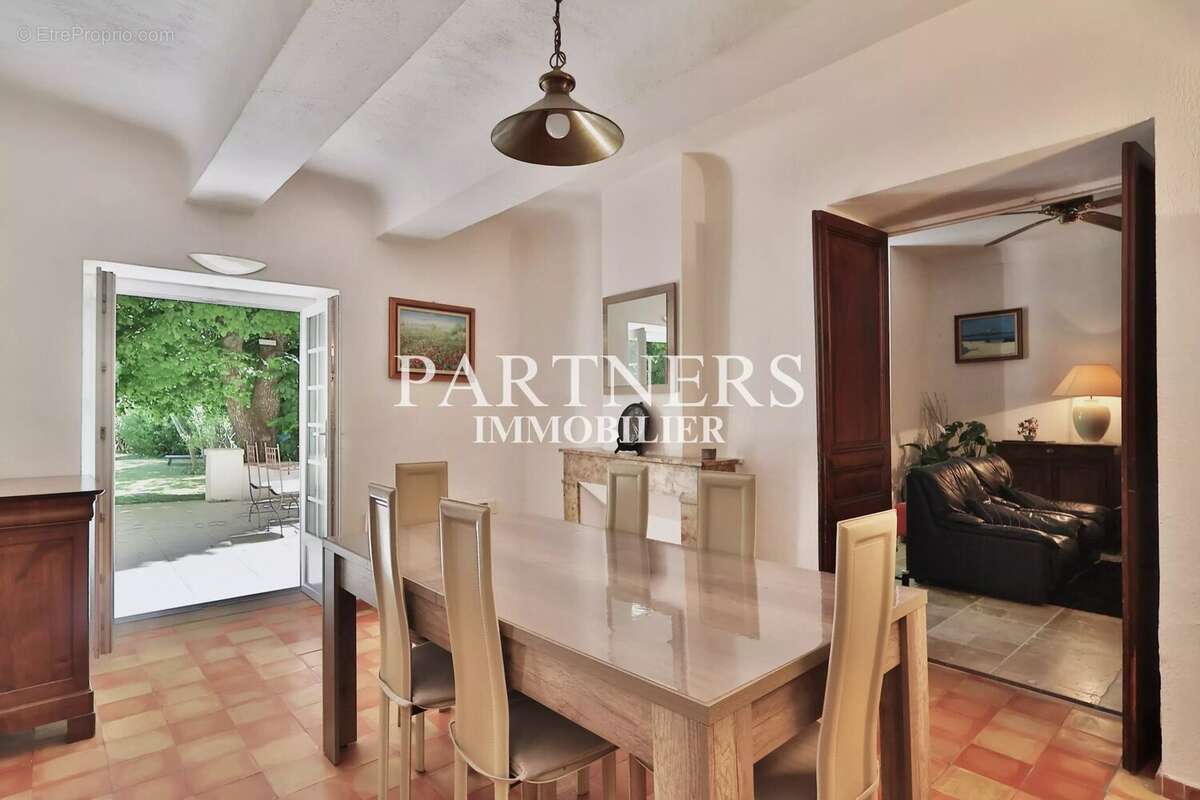 Maison 315 m² à Aix-En-Provence  - photo 9